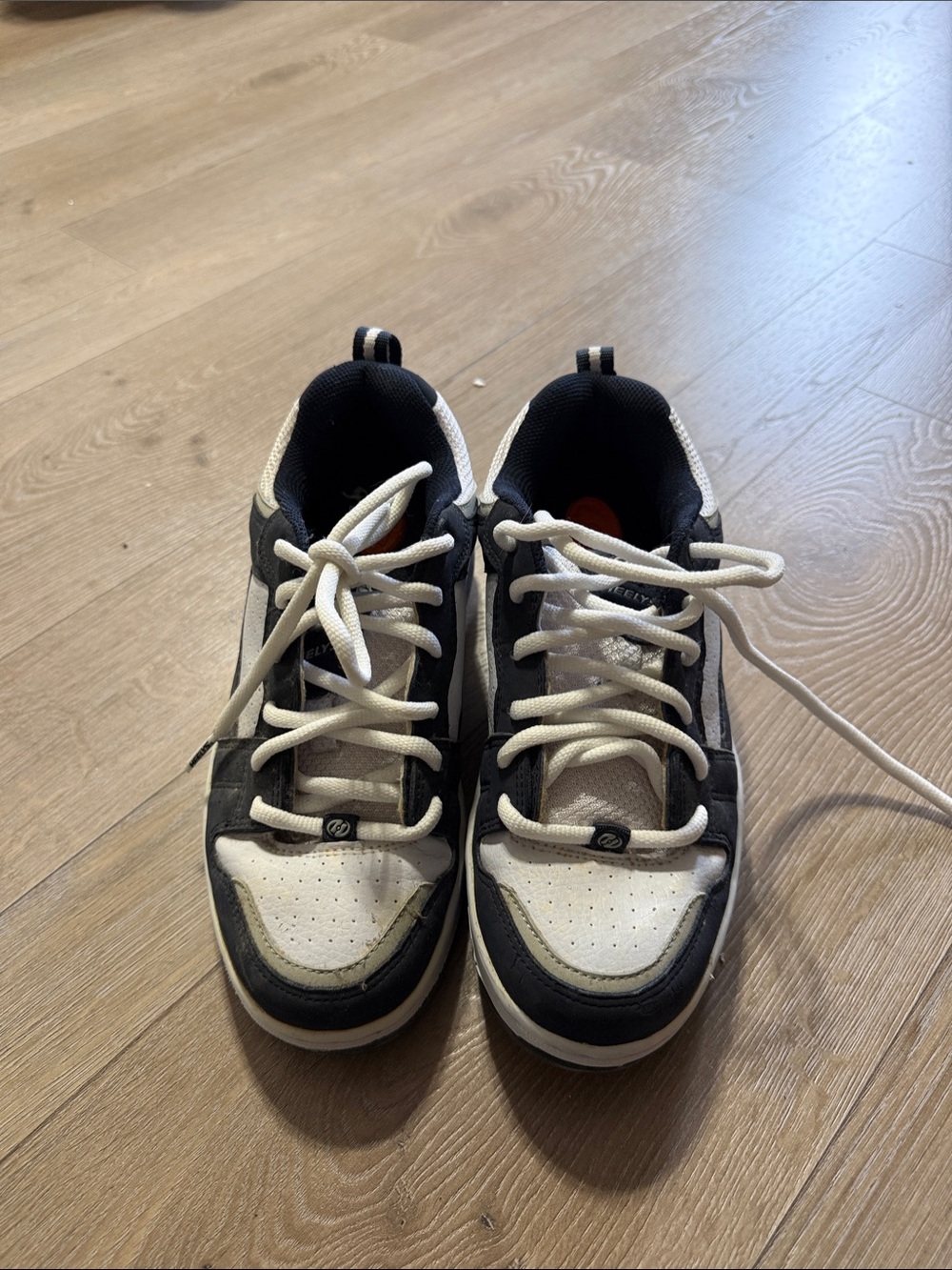 Heely Black and White Lace-Up Low-Top Sneakers